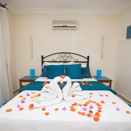 Villa Paradise Villas *